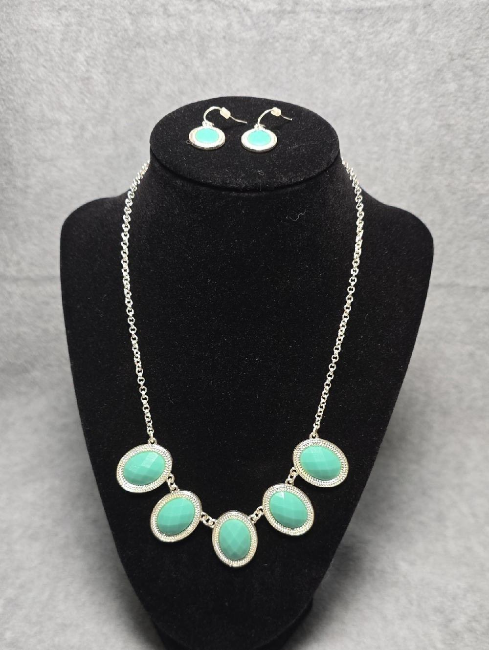 Liz Claiborne Silver-Tone Turquoise Green Stone Necklace & Earrings Set